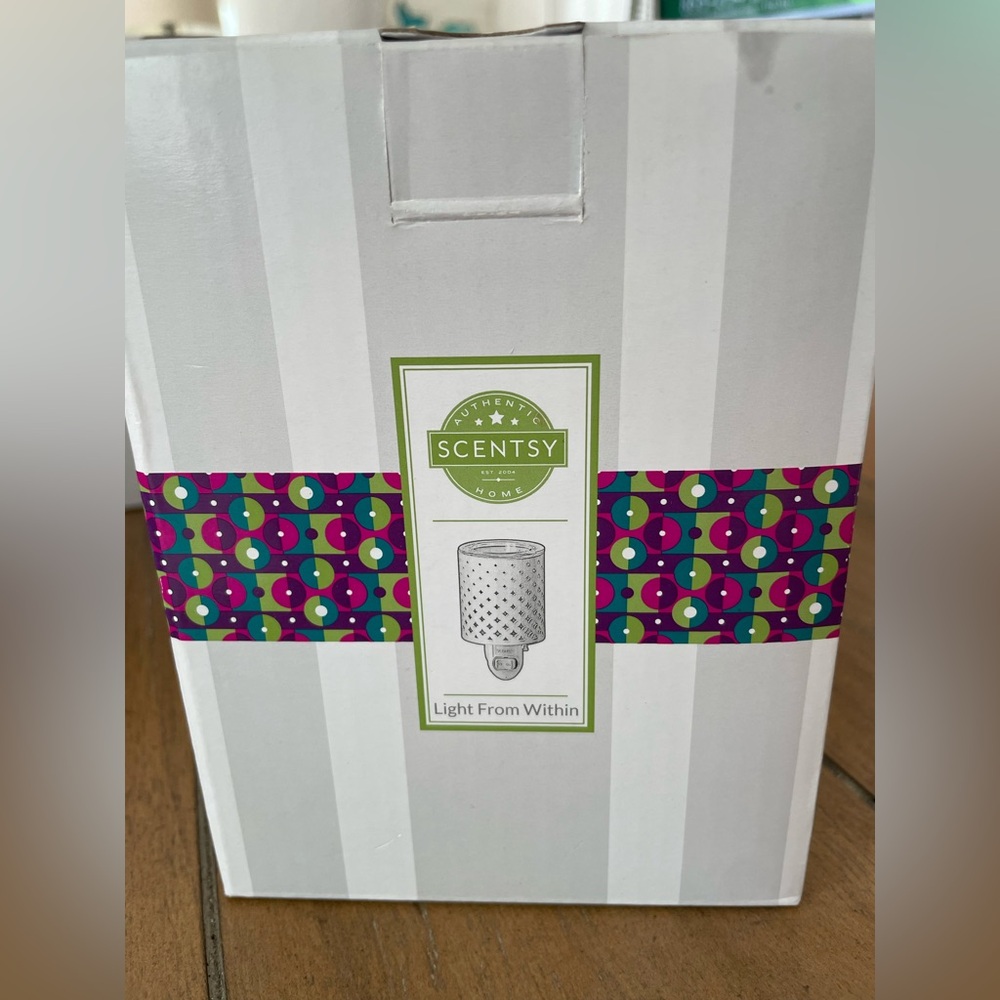 Scentsy Light From Within White Warmer